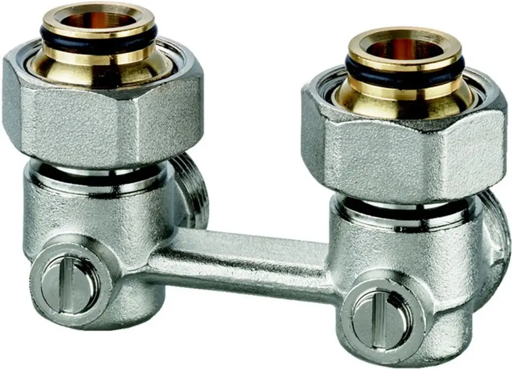 Verschraubung aus Metall mit zwei Anschlüssen, geeignet für Heizungsrohre. Produkt von IMI Hydronic Engineering, hergestellt in Eckform für einfache Anschlussmöglichkeiten.